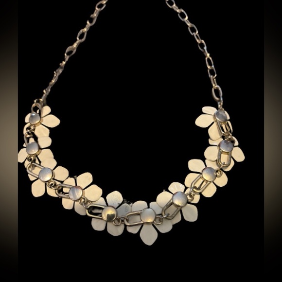 1960's Enameled & Rhinestone Daisy Flower Necklace on Brass Chain - Picture 4 of 9